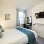Oyo Lonsdale Guest House