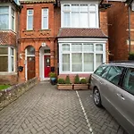 Oyo Lonsdale Guest House